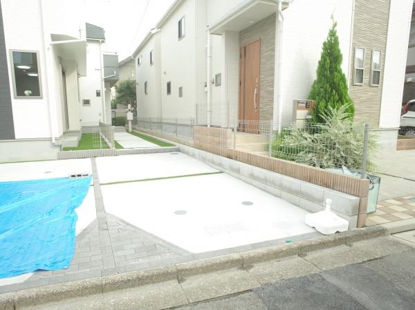 小平市美園町３丁目の新築一戸建の駐車場画像