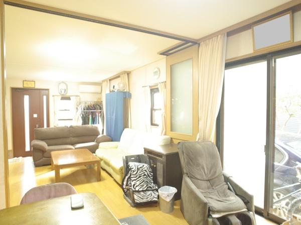 小平市小川町2丁目の中古一戸建のリビング画像