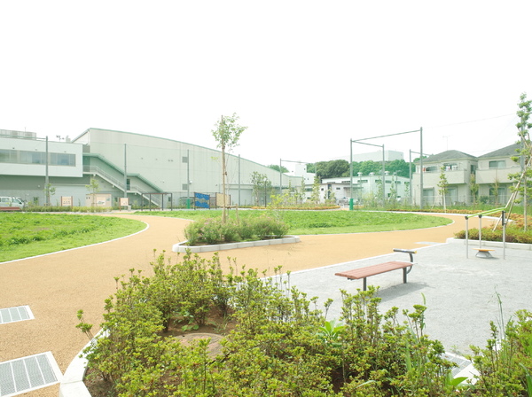 ウィスタリヤマンション小川東町の公園画像