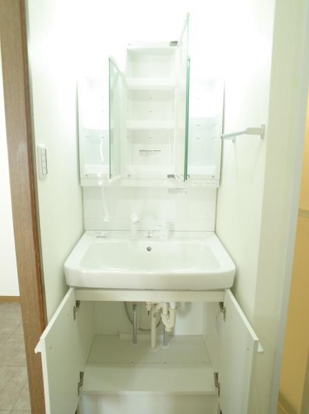 ルミナス小平弐番館の洗面台・洗面所画像