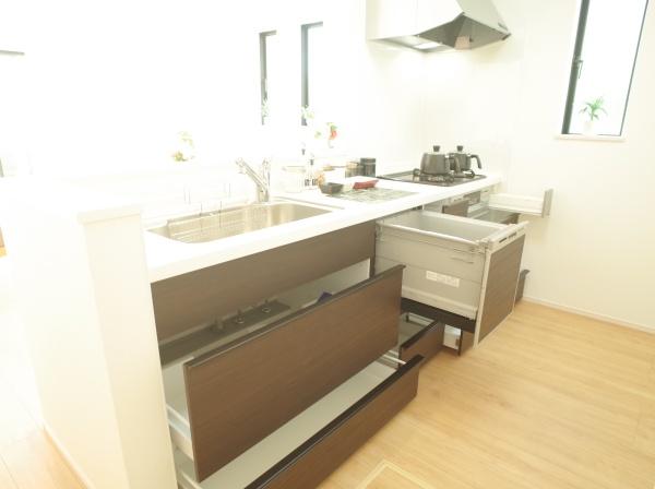 小平市小川町1丁目の新築一戸建のキッチン画像
