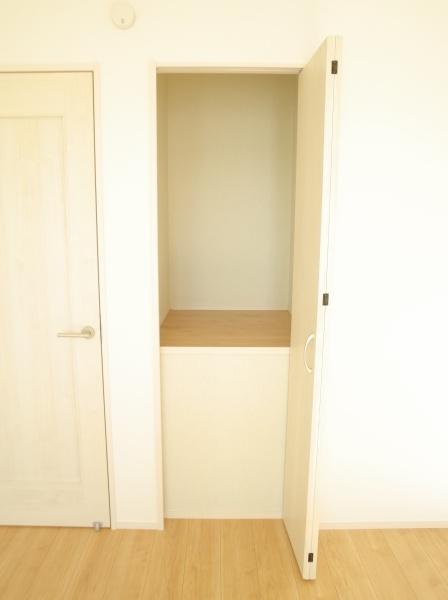 小平市小川町1丁目の新築一戸建の収納画像