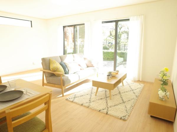 小平市小川町1丁目の新築一戸建のリビング画像