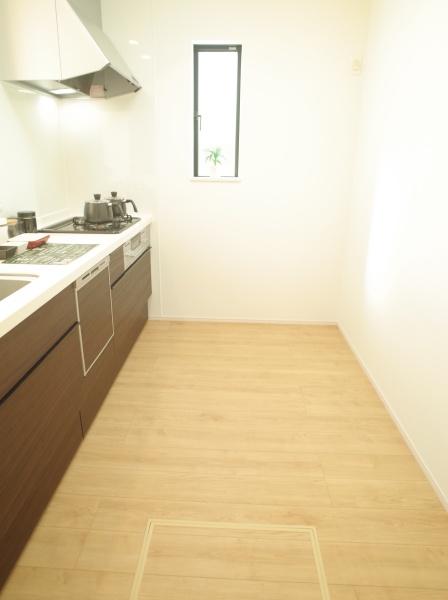 小平市小川町1丁目の新築一戸建のキッチン画像