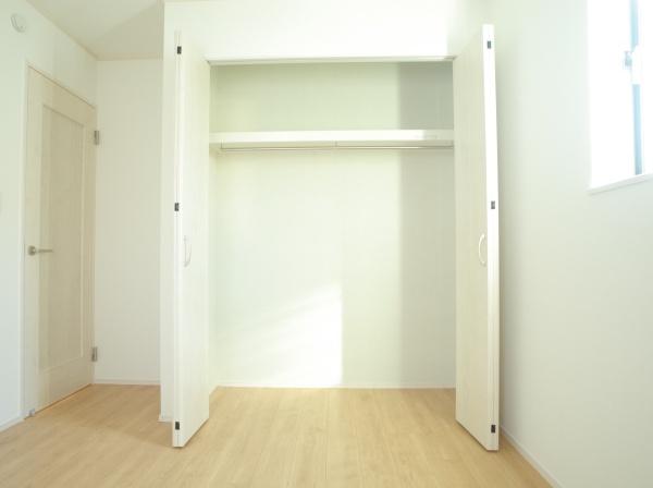 小平市小川町1丁目の新築一戸建の収納画像