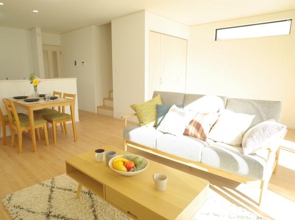 小平市小川町1丁目の新築一戸建のリビング画像