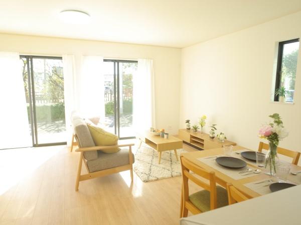 小平市小川町1丁目の新築一戸建のリビング画像