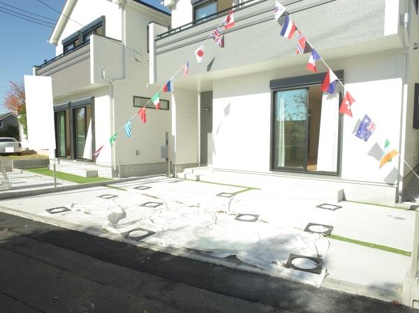 小平市小川町1丁目の新築一戸建の駐車場画像