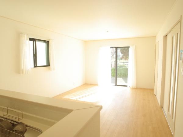 小平市小川町1丁目の新築一戸建のリビング画像