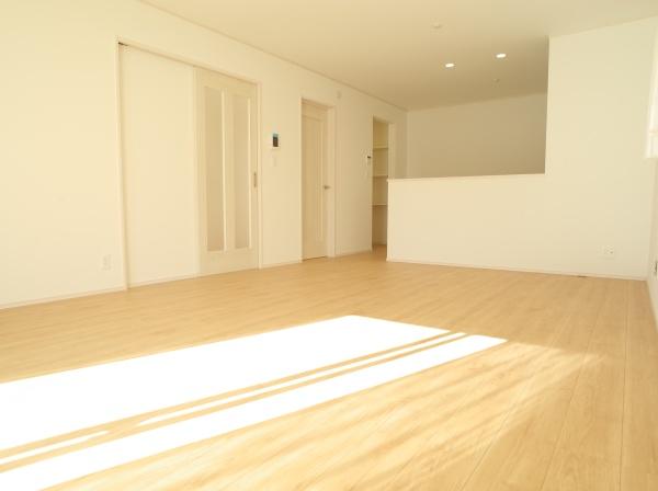 小平市小川町1丁目の新築一戸建のリビング画像