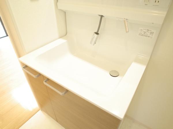 小平市小川町１丁目の新築一戸建の洗面台・洗面所画像