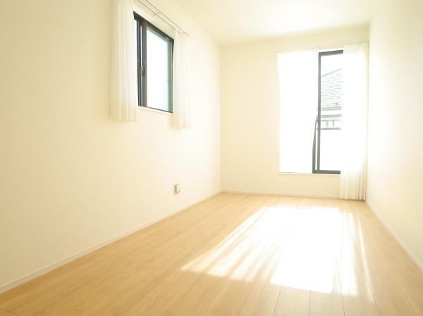 小平市小川町１丁目の新築一戸建の洋室画像