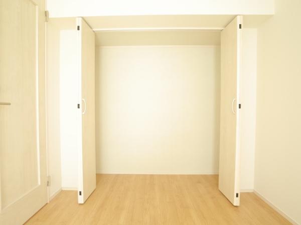 小平市小川町１丁目の新築一戸建の収納画像