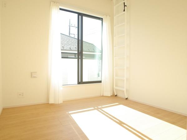 小平市小川町１丁目の新築一戸建の洋室画像