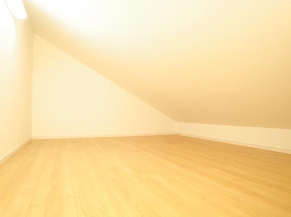 小平市小川町１丁目の新築一戸建の収納画像