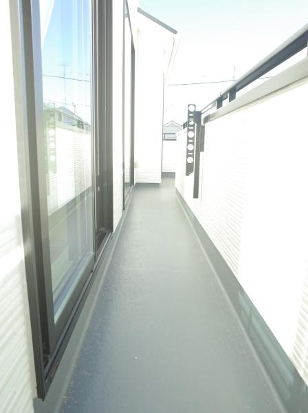 小平市小川町１丁目の新築一戸建のバルコニー画像