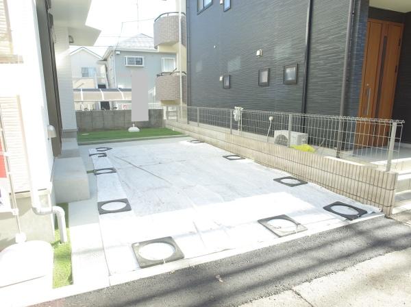 小平市小川町１丁目の新築一戸建の駐車場画像