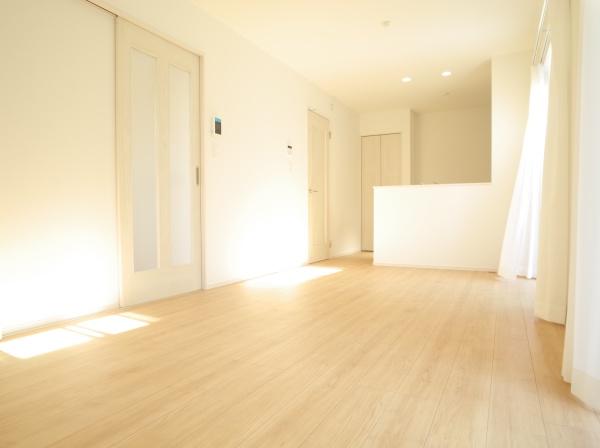 小平市小川町１丁目の新築一戸建のリビング画像