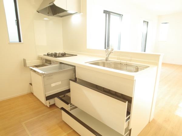 小平市小川町１丁目の新築一戸建のキッチン画像