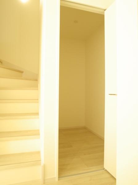 小平市小川東町の新築一戸建の収納画像