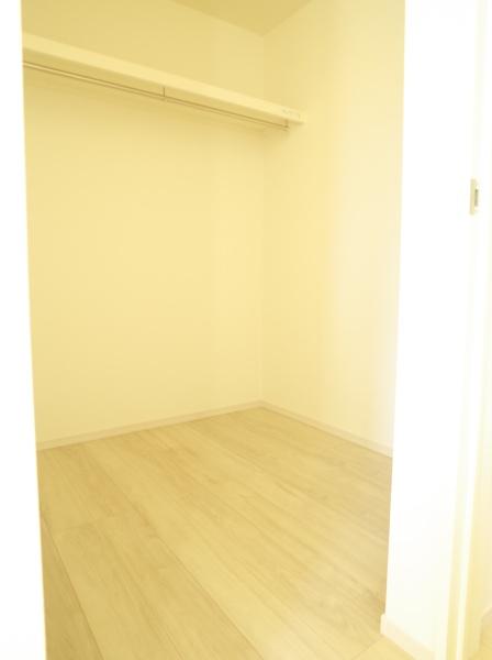 小平市小川東町の新築一戸建の収納画像