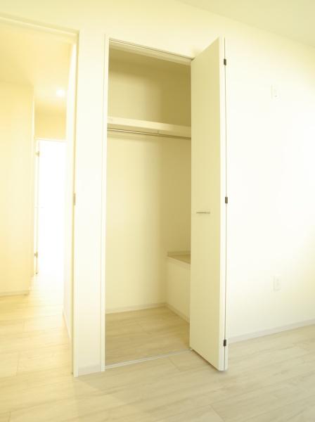 小平市小川東町の新築一戸建の収納画像