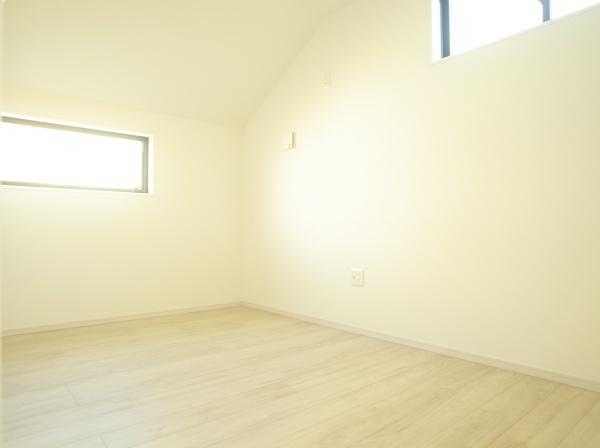 小平市小川東町の新築一戸建の洋室画像