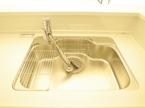 小平市小川東町の新築一戸建のキッチン画像