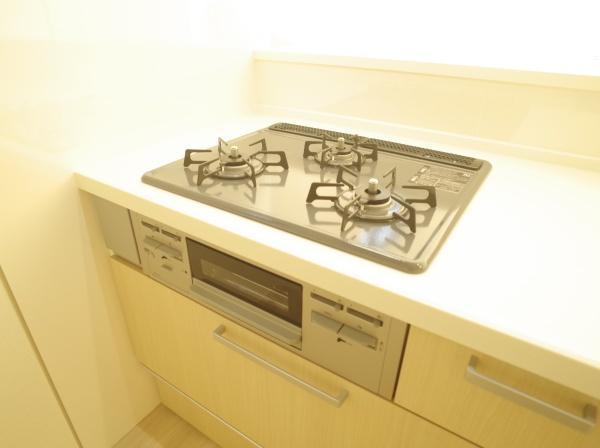 小平市小川東町の新築一戸建のキッチン画像