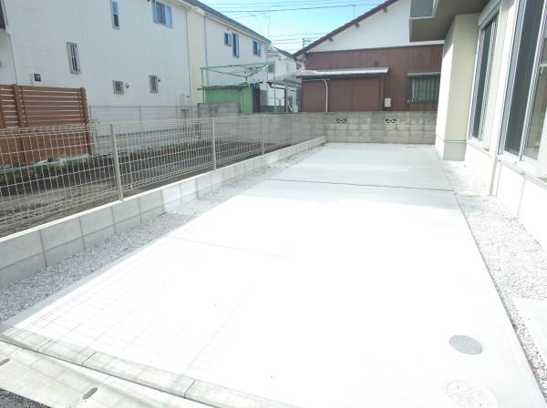 小平市津田町２丁目の新築一戸建の駐車場画像