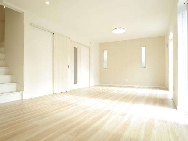 小平市津田町２丁目の新築一戸建のリビング画像