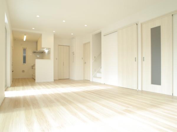 小平市津田町２丁目の新築一戸建のリビング画像