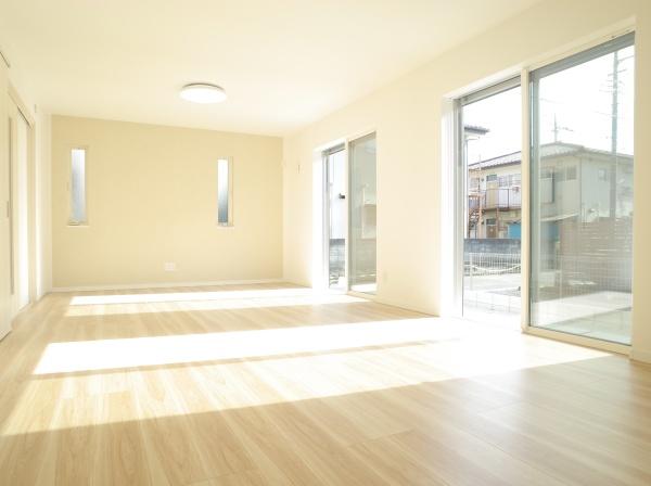 小平市津田町２丁目の新築一戸建のリビング画像