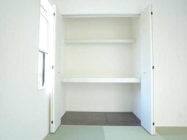 小平市小川町１丁目の新築一戸建の収納画像