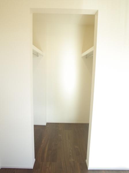 小平市小川町１丁目の新築一戸建の収納画像