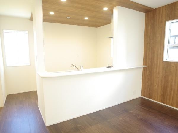 小平市小川町１丁目の新築一戸建のキッチン画像