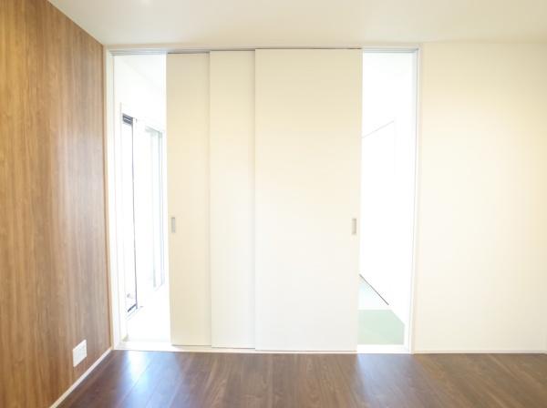 小平市小川町１丁目の新築一戸建のリビング画像