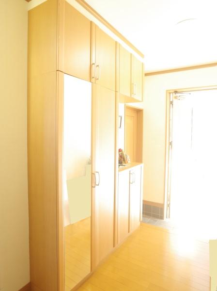 小平市津田町3丁目の中古一戸建の玄関画像