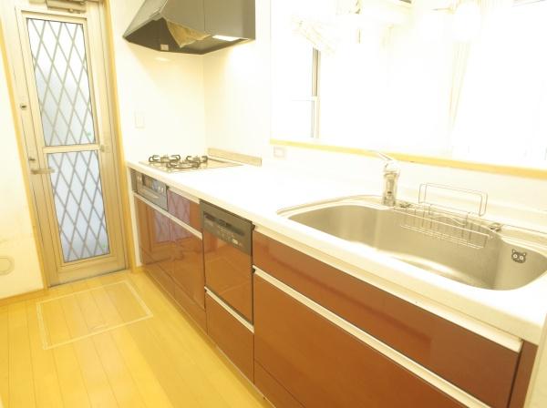小平市小川町１丁目の中古一戸建のキッチン画像