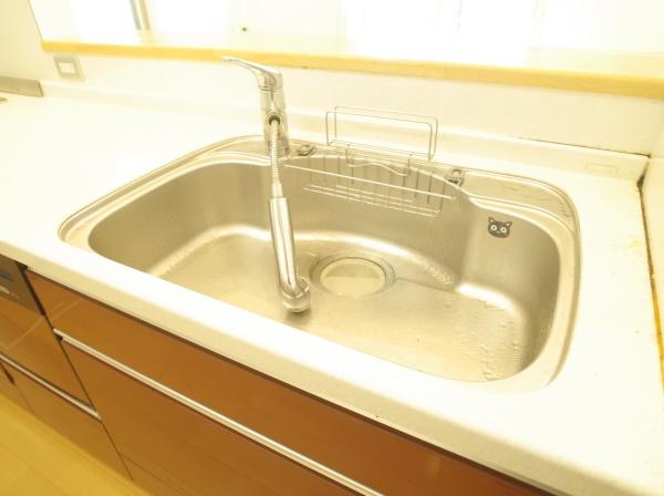 小平市小川町１丁目の中古一戸建のキッチン画像