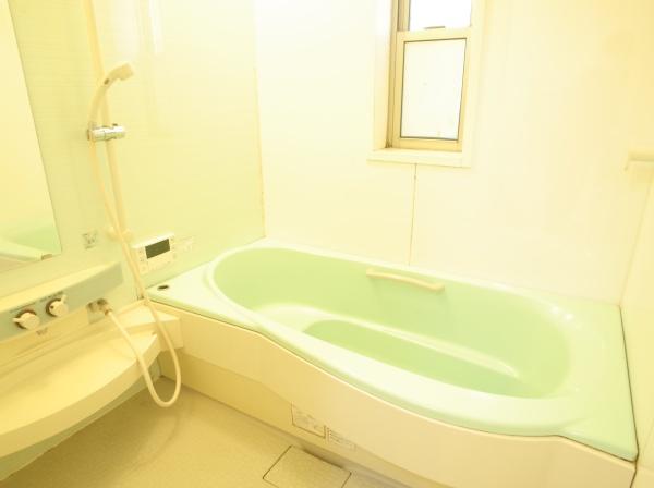 小平市小川町１丁目の中古一戸建のバス画像