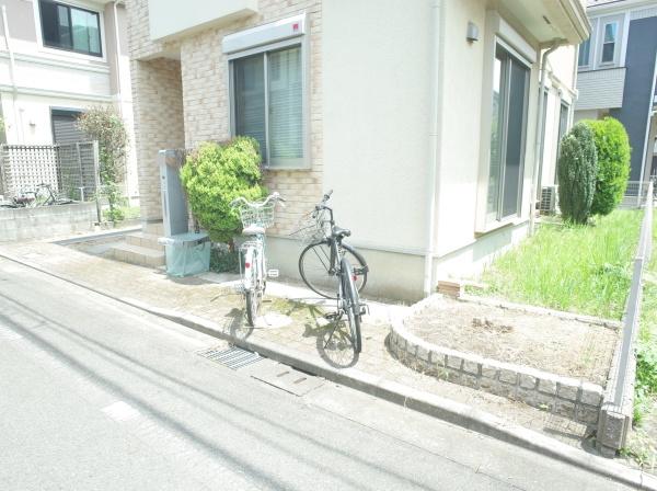 小平市小川町1丁目の中古一戸建の庭画像