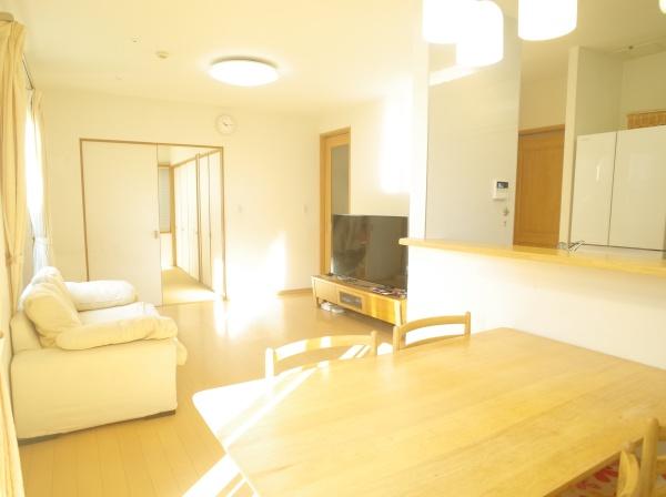 小平市小川町１丁目の中古一戸建のリビング画像