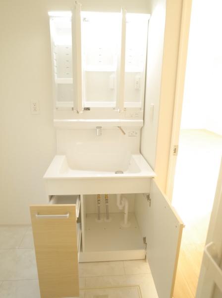 小平市大沼町４丁目の新築一戸建の洗面台・洗面所画像