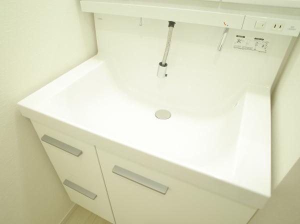 小平市中島町の新築一戸建の洗面台・洗面所画像