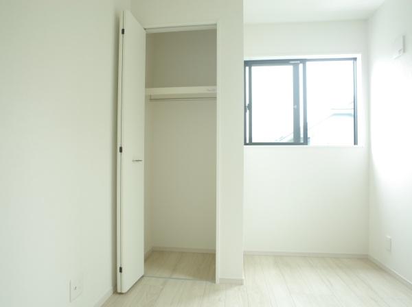 小平市中島町の新築一戸建の収納画像