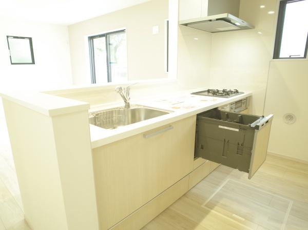 小平市中島町の新築一戸建のキッチン画像