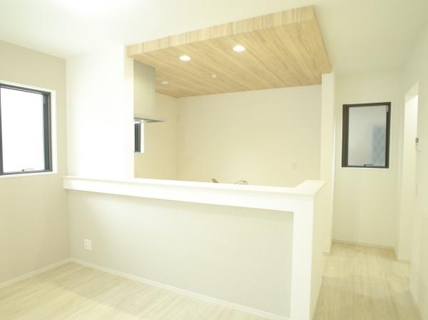 小平市中島町の新築一戸建のキッチン画像