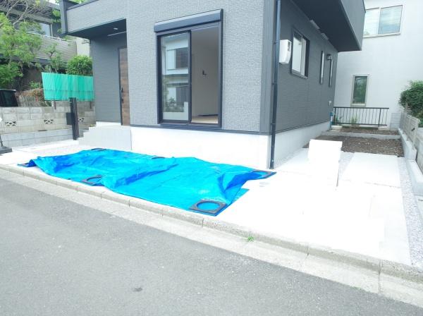 小平市上水新町２丁目の新築一戸建の駐車場画像