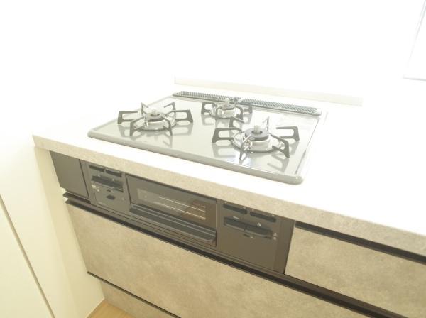 小平市仲町の新築一戸建のキッチン画像